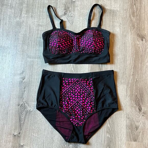 Torrid Bikini Pin-Up-Girl Style Hot Pink Black like NEW lazer  cut 14 16 - Picture 7 of 13